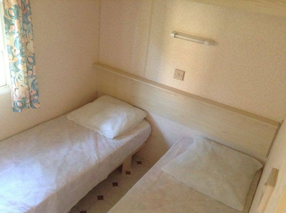Chambres du mobil-home 4 personnes au camping dans le Puy-de-Dôme